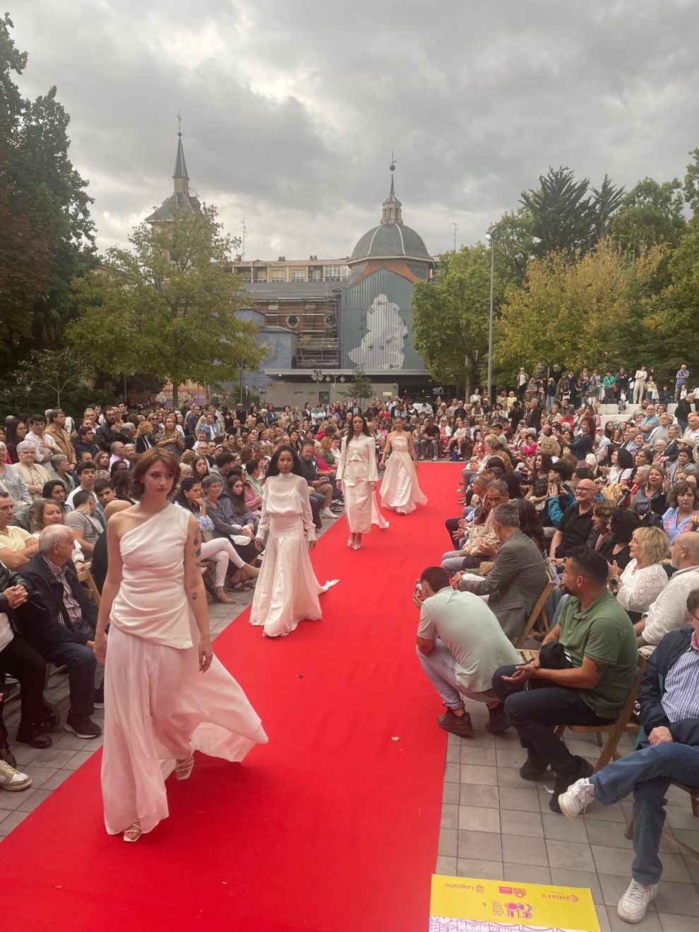 DESFILE
